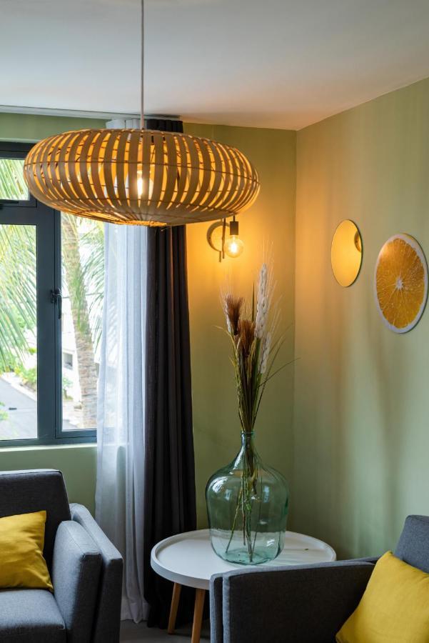 Les Cerisiers Beach Residence, Cosy And Modern 3 Bedroom Apartment Located 50 Metres From The Beach And From All Amenities And Restaurants On The Coastal Road Flic-en-Flacq Kültér fotó